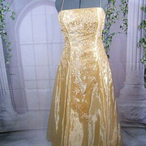 Robe de Bal ou demoiselle d’honneur Taille 4